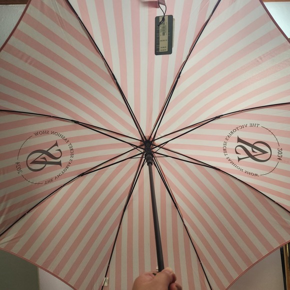 VICTORIA SECRET Fashion Show 2024 Pink White Striped Umbrella NEW - Picture 2 of 8